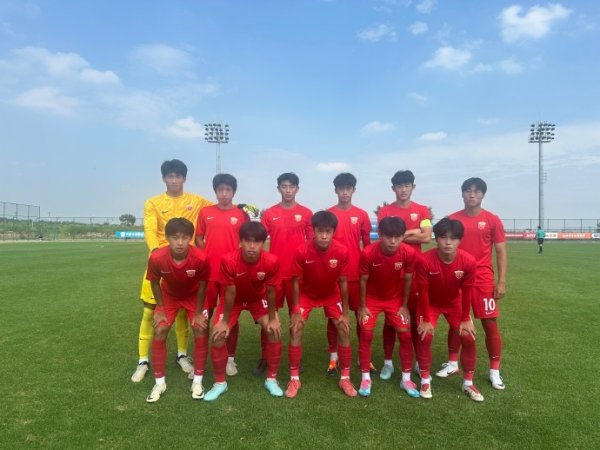 中青赛第3轮：上海海港U19队2比0青岛红狮U19队 赵心瑞