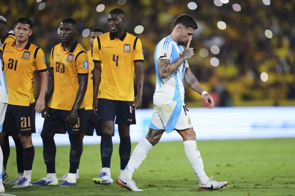 阿根廷0-1收官! 世预赛近7轮首败, 遭点杀+0射正, 双