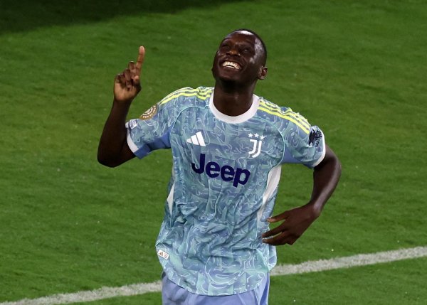 米体：由于曼联的介入，尤文下周将提高对穆阿尼的租借报价