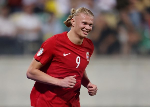 11-1血洗摩尔多瓦！世欧预五子登科，哈兰德是1977年以来