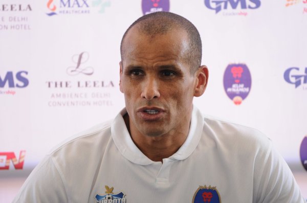 里瓦尔多: 把巴萨与去年比较为时过早 让维尼修斯后备  并非