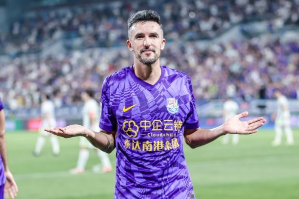 古代足球    报：阿奇姆彭有望成为中超“顶球王”，基莱斯将