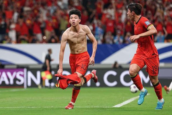 王钰栋点杀！国足1-0巴林避免小组垫底 告别世预赛