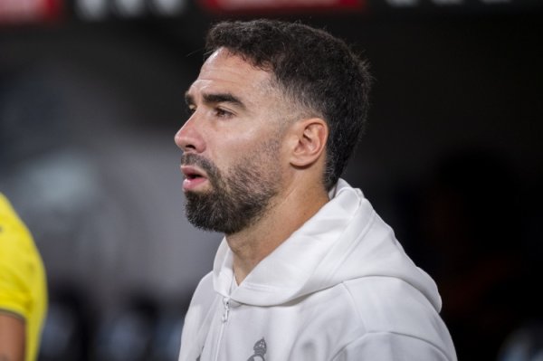 记者：卡瓦哈尔正积极复健  中，皇马和球员目标是赶在国家德比