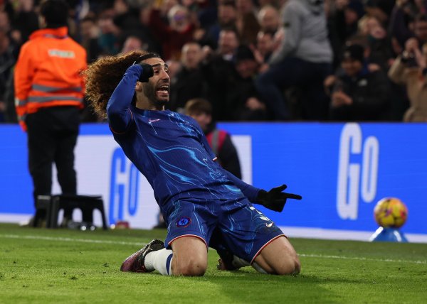 库库雷利亚：赛前聆听欧冠主题曲无比触动，儿时仰望如今亲身加入