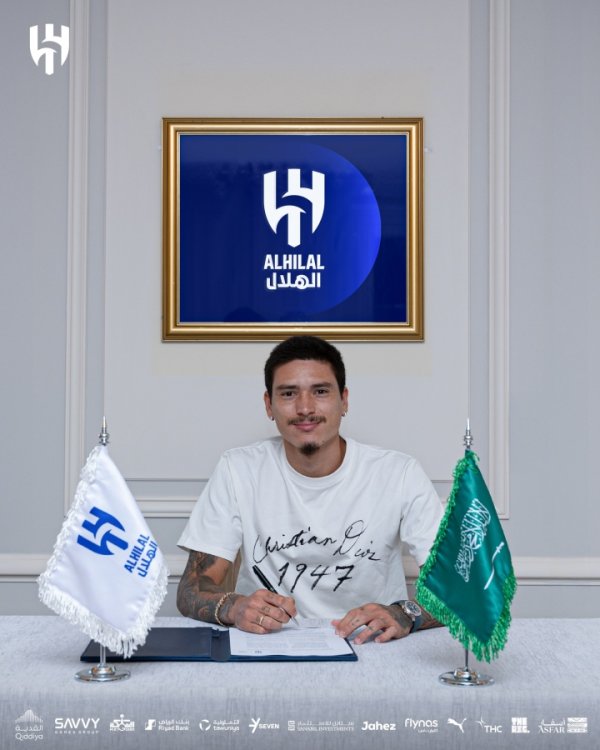 近3倍薪水🤑英媒：26岁努涅斯在新月周薪40万镑 此前在红军