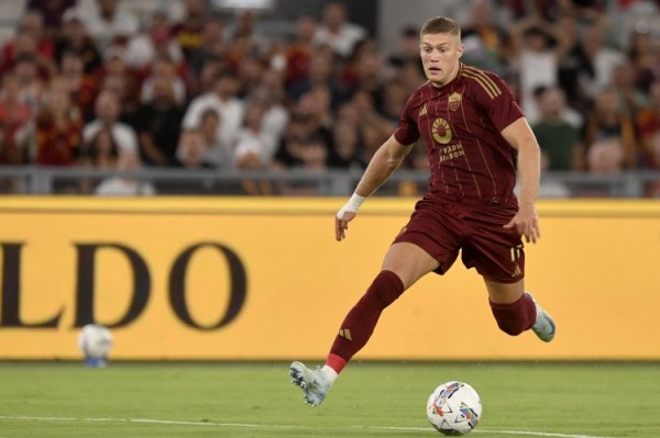 斯基拉：西汉姆、桑德兰、利兹联有意罗马前场球员多夫比克