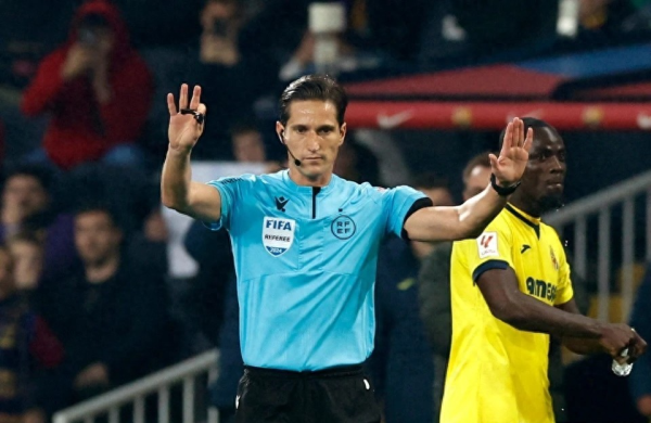 西班牙古代足球    将迎来一个历史性时刻: 裁判    的