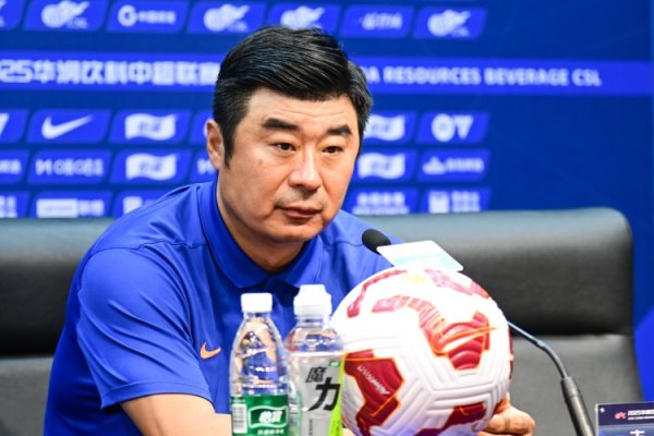 韩鹏：所有球员都很好展现了泰山精神，每次追赶  都没有放弃赛