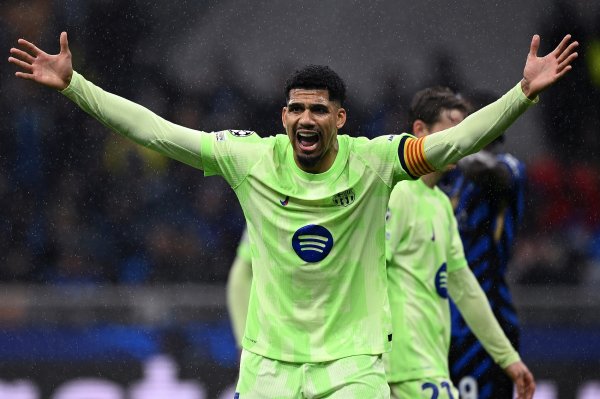 卡拉格：阿劳霍关键战拉胯，巴萨想要有所作为必须卖掉他