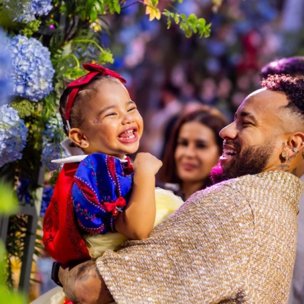 内马尔为女儿庆祝2岁生日，巴媒此前报道称他花64万欧办生日派