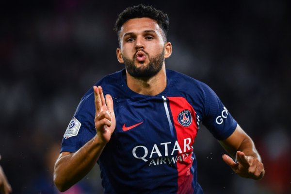 贡萨洛-拉莫斯后备  出场攻入17球，跨越  姆巴佩创造巴黎