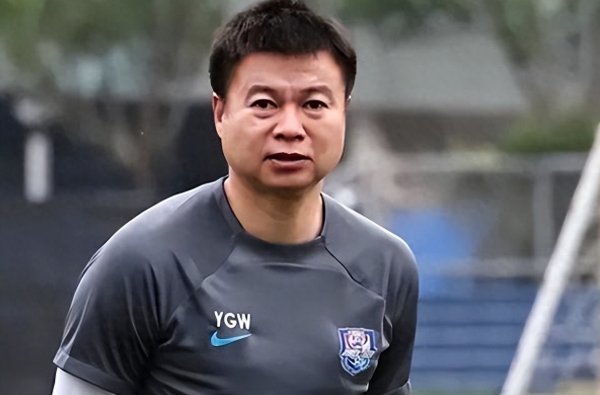 中国足协满世界忙着选帅