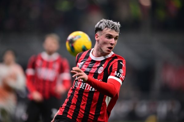 记者：米兰小将A-希门尼斯3次练习  迟到，已被阿莱格里下放