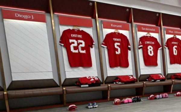 永存！利物浦更衣室保留若塔座位，他的名字被列入首轮职业联赛 