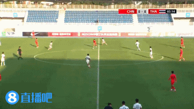 泰国队2防1直接上腿！拜合拉木表达不满+模仿对手动作 泰国队