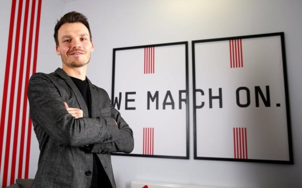 记者：丹尼-罗尔即将成为格拉斯哥流浪者的新任主指导教练员