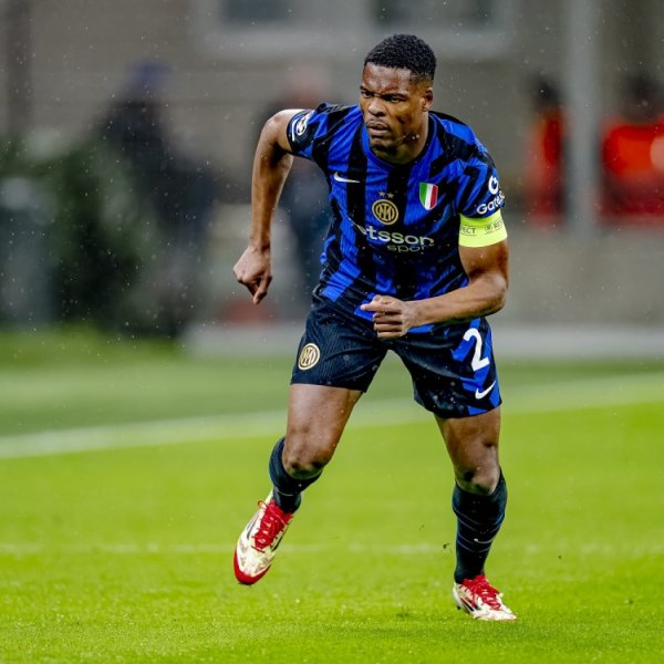 对阵克雷莫内塞被换下，邓弗里斯：没有球员想下场，我想尽我所能