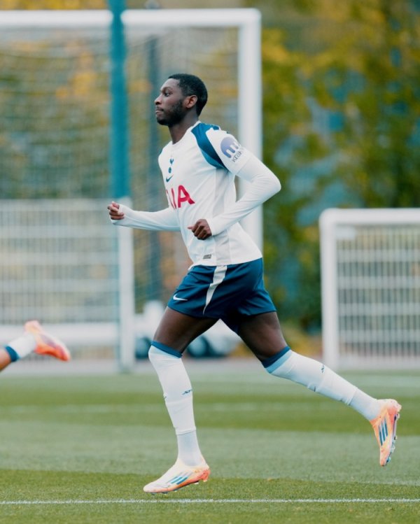 热刺官方：穆阿尼参加球队今天的闭门友情  赛，朝着复出迈出一