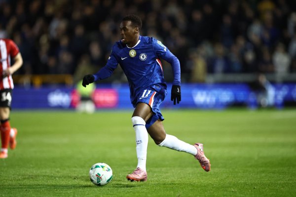 吉滕斯：在运动活动    场  上要保持冷静不做傻事 我还在