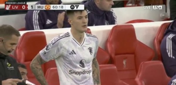 第61分钟曼联换上舍什科，芒特被换下